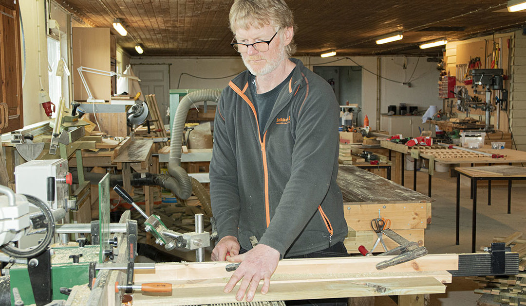 Snekrar hagemøbler i kufjøset