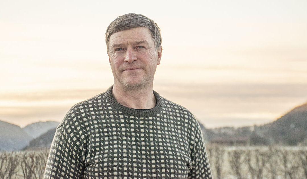 Reiv bygningar og fekk meir jord