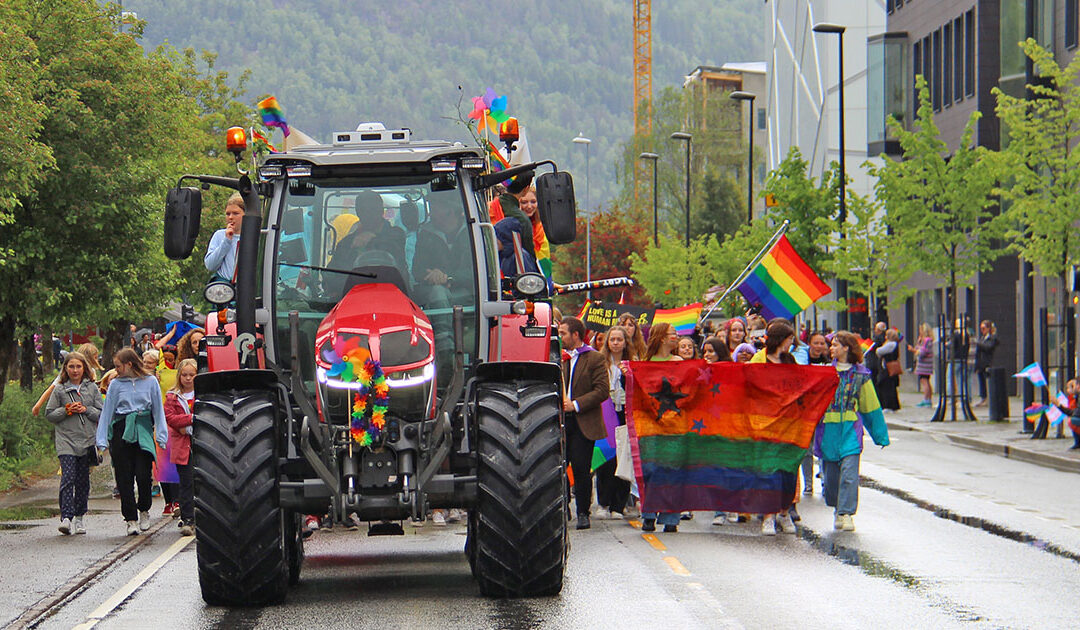 Stolte vestlandsbønder i Pride