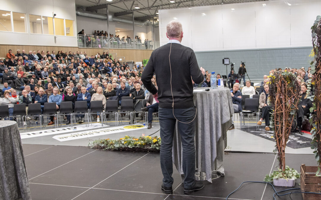 Skjønar frustrasjonen, men ser lyset