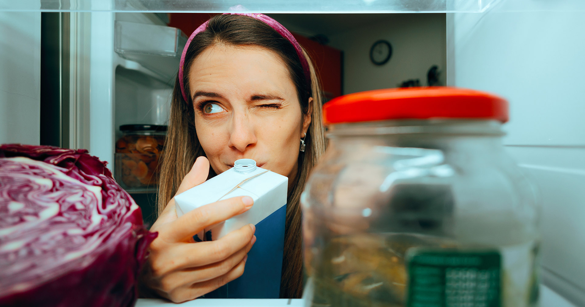 Svinn? I dag er det i stor grad opp til mat­-<br />
produsenten å finne rett haldbarheit på produkta sine. Er dei for strenge med dato­-<br />
stemplinga? Foto: Istock / nicoletaionescu