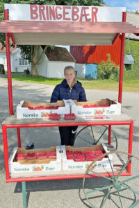 Klar for kundane: – Me treffer så mange hyggelege folk, som viser masse engasjement for det me held på me, seier Amalie Marie Joa.