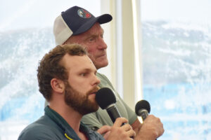 Lyden av NM: Bjørnar Bakken (bak) og Stein Timo Søren veit å halda publikum i ånde.