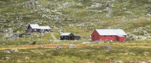 Selsriket: Hytta på Krossdalen seter på Hardangervidda er frå 1800-talet. Steinbua frå 1600-talet.