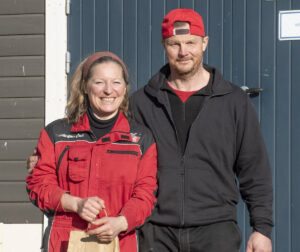 Et godt bondeliv: Etter mange år med bygging, håper Agnete og Henry Ole nå å kunne konsentrere seg om drifta.
