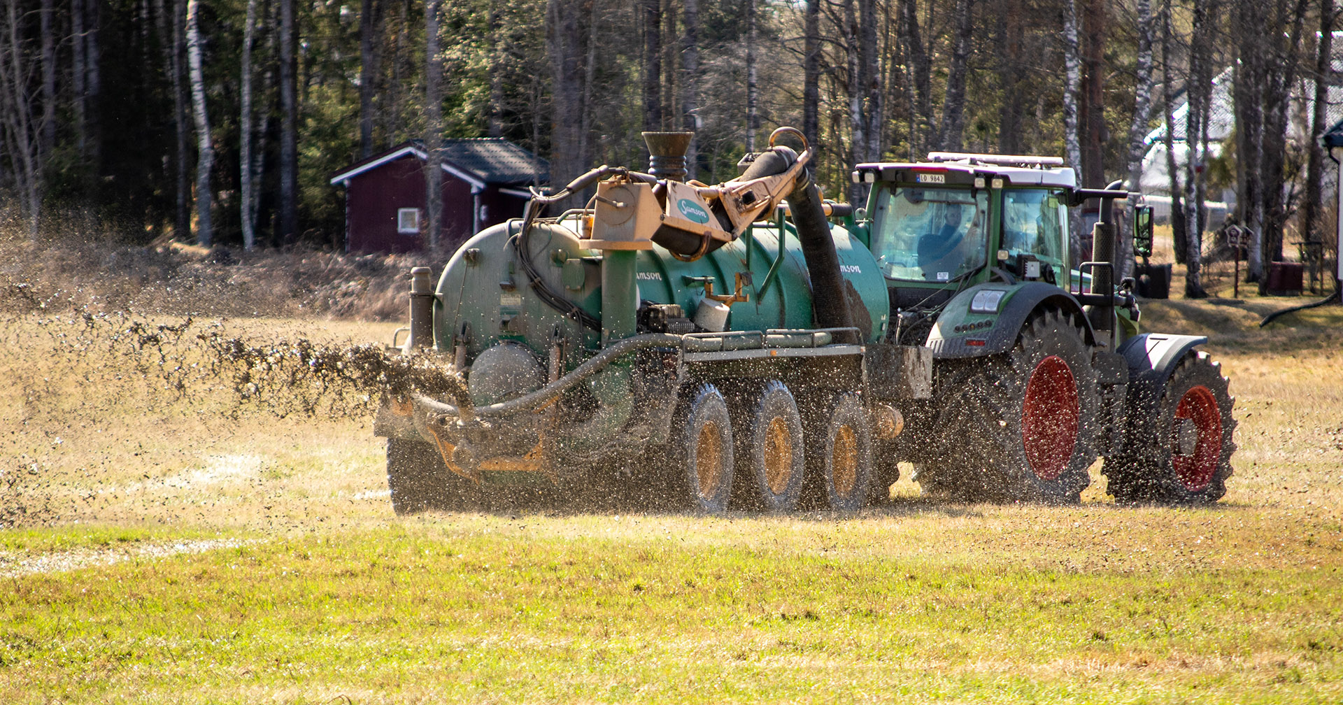 All gjødsel: Tidligere var det bare husdyrgjødselmengden du måtte ta hensyn til med tanke på regelverk. Ny gjødselbruksforskrift skiller ikke lenger på gjødseltyper. Foto: Morten Livenengen