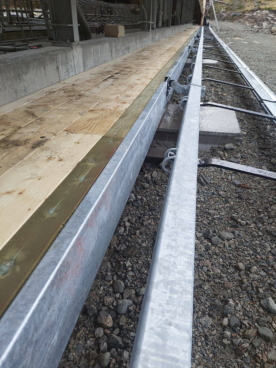 Forbrett_Under bygging_med eteplatting