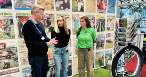 Sending pågår! Ei lang rekke bønder, rådgjevarar, ekspertar og politikarar var innom og delte sine perspektiv på Bondevennens live podcast-sending under Agrovisjon.