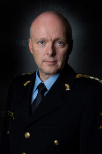 Meir enn samarbeid: Hans Vik, politimeister i Sør-Vest - og fast lesar av Bondevennen - manar næringslivet til å samvirke meir for å styrka totalberedskapen. Foto: Politiet